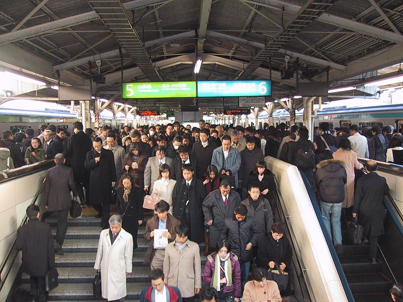 800px-Rush_hour_Tokyo